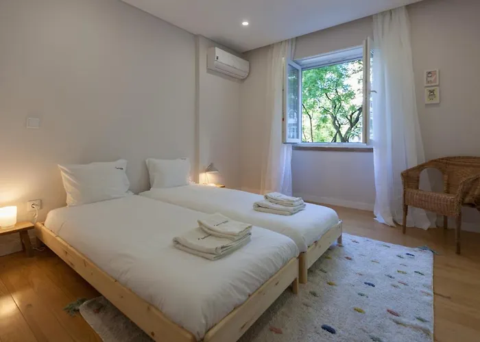 Apartman Flh Gulbenkian With Balcony