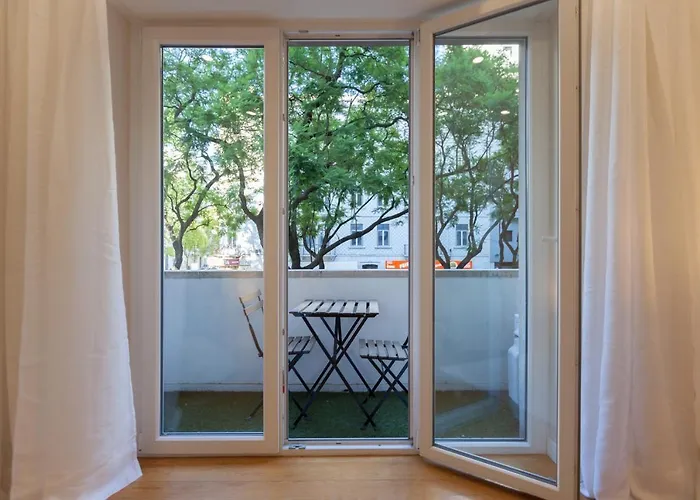 Apartman Flh Gulbenkian With Balcony *