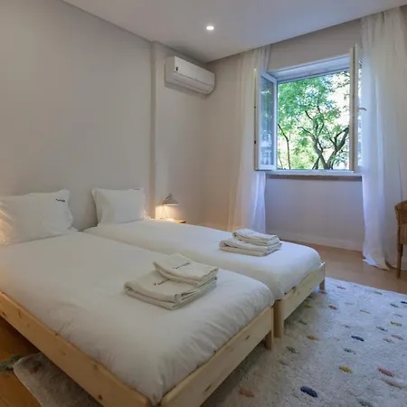 Apartment Flh Gulbenkian With Balcony