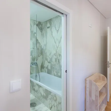 Flh Gulbenkian With Balcony Apartment