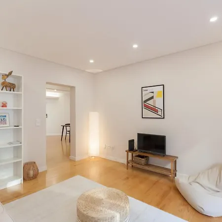 Flh Gulbenkian With Balcony Apartment